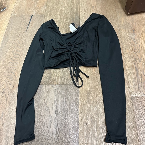 This is a black top from Windsor in a size S - Picture 2 of 3